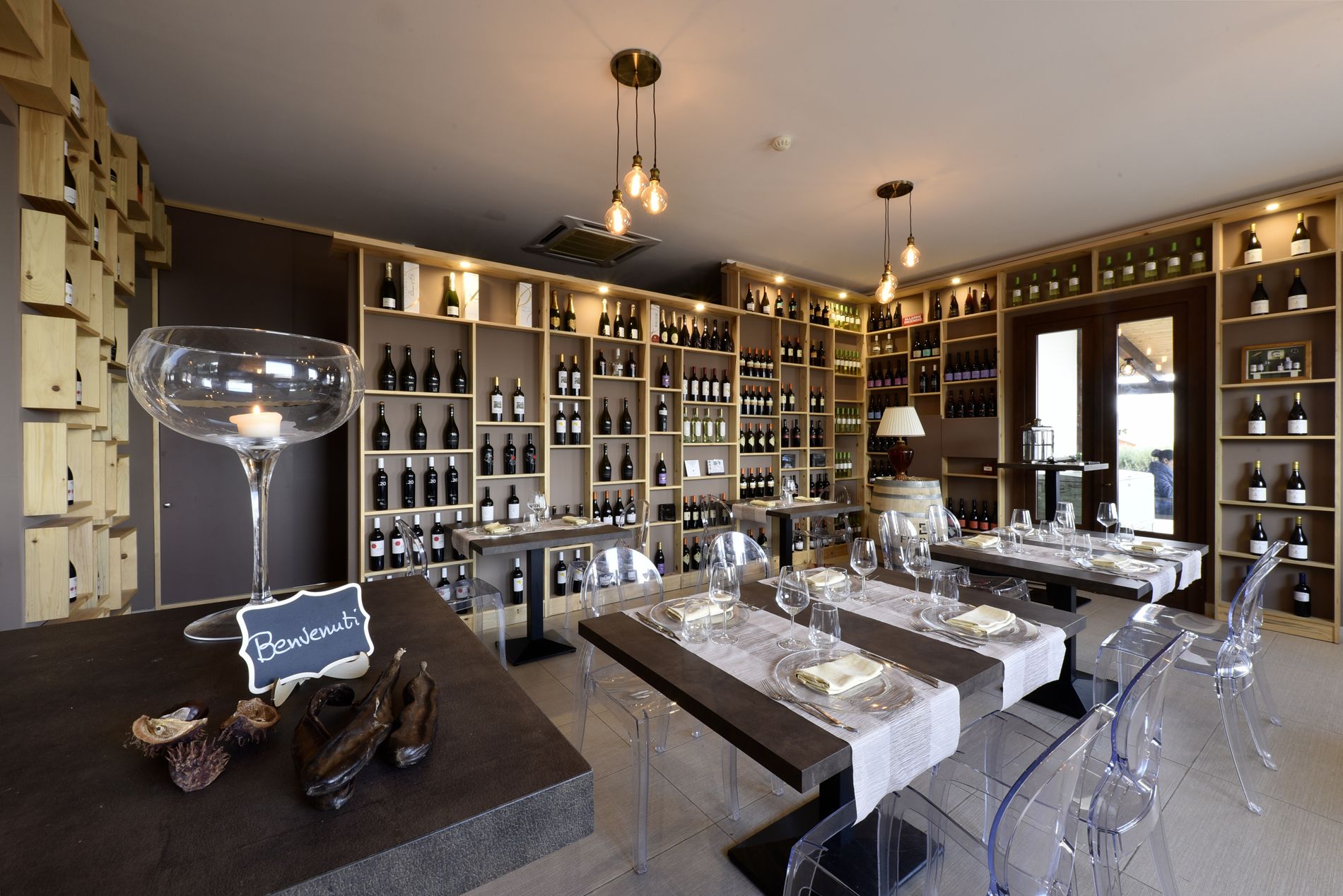 breakfast, lunch, dinner served; local cuisine, sea views