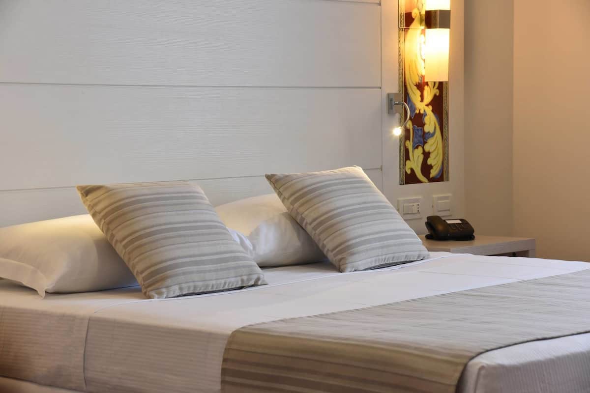 1 bedroom, minibar, in-room safe, individually furnished
