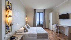 Minibar, in-room safe, desk, soundproofing - Parco Degli Aromi Resort & Benessere (Valderice)
