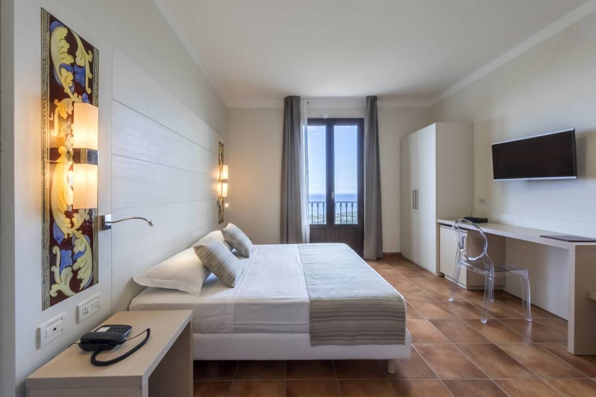 Minibar, in-room safe, desk, soundproofing