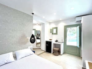 A modern bedroom with a bed, a bedside table, a mirror, and a view of the outdoors. - Galaxy (Ios)