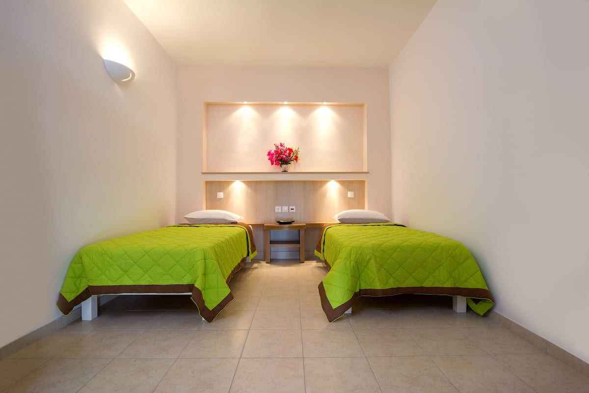 Wi-Fi de cortesia, individualmente decorados, roupa de cama