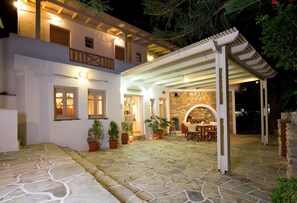 Front of property - Galaxy (Ios)