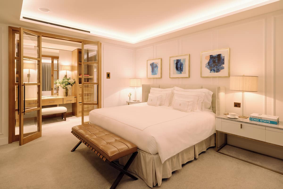 Suite, 1 King Bed (London) | Premium bedding, memory-foam beds, minibar, in-room safe