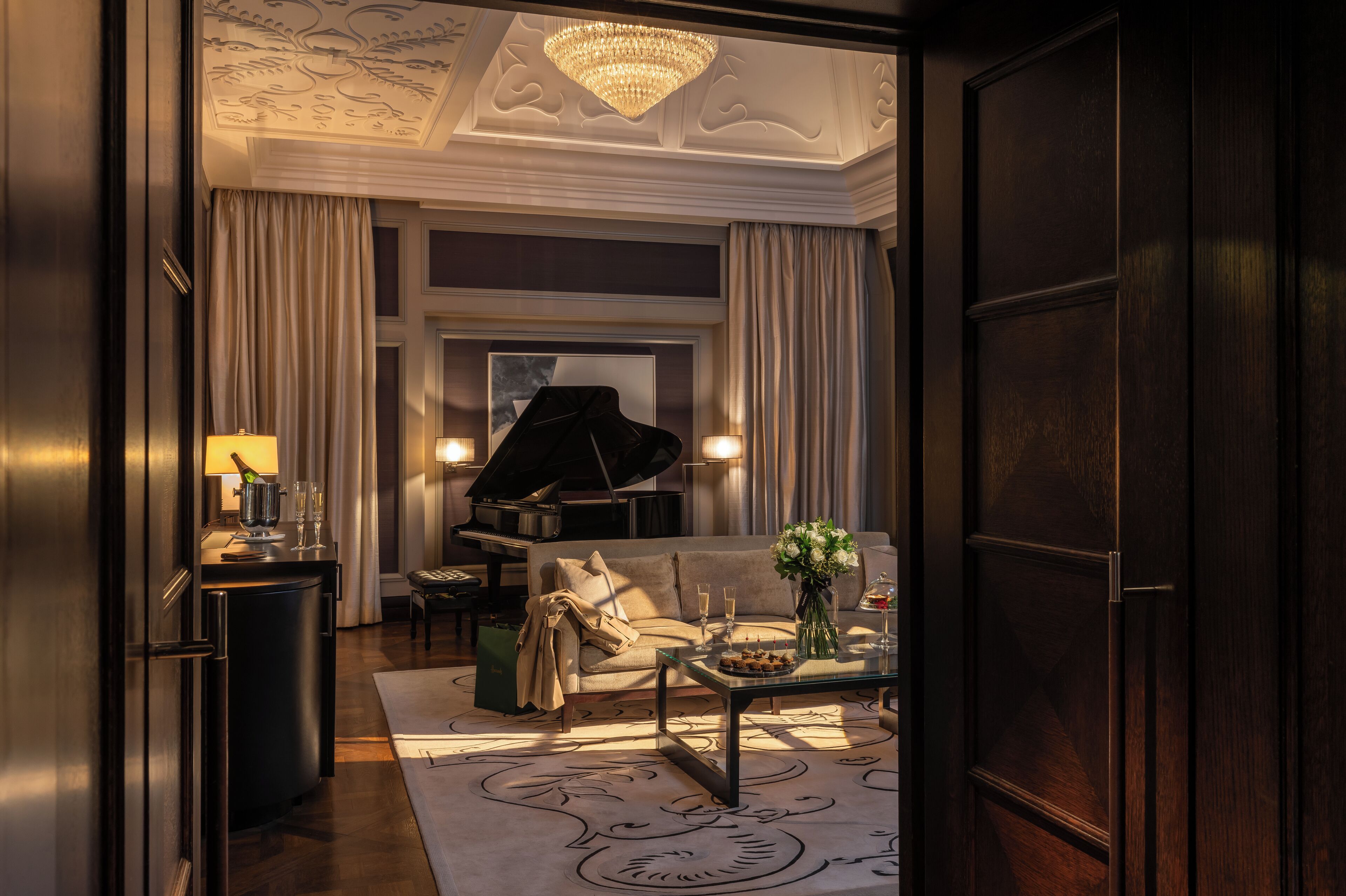 Photo - Corinthia London