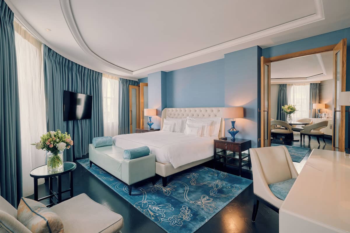 Suite, 1 King Bed (River) | Premium bedding, memory-foam beds, minibar, in-room safe