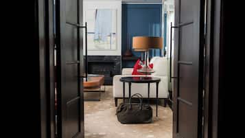 Penthouse (The Actor's Penthouse) | Área de sala de estar | Televisión LCD y películas con cargo