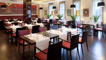 Kontinental frukost varje dag (EUR 20 per person)
