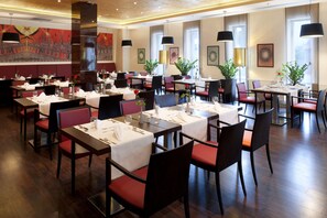 Daily continental breakfast (EUR 20 per person)