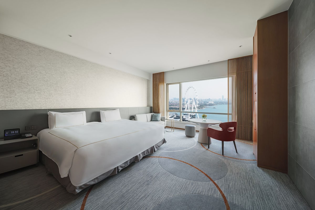 Phòng Premium, 1 giường cỡ king, quang cảnh hồ (High Flr, Jinji Lake Suzhou Eye View) | Minibar, két bảo mật tại phòng, màn/rèm cản sáng