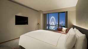 Minibar, in-room safe, blackout curtains, free cots/infant beds - InterContinental Suzhou by IHG (Suzhou)