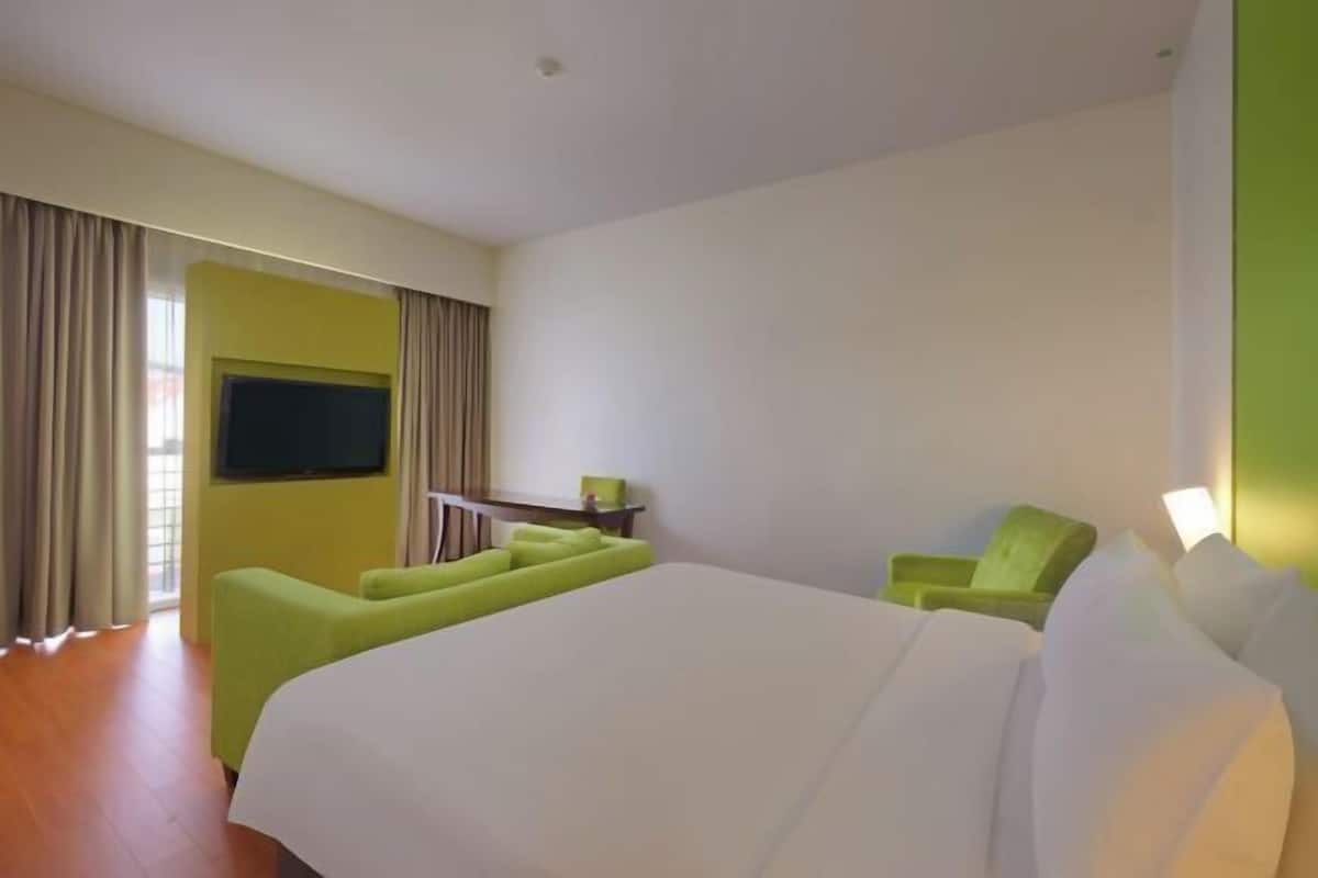 1 bedroom, in-room safe, desk, soundproofing