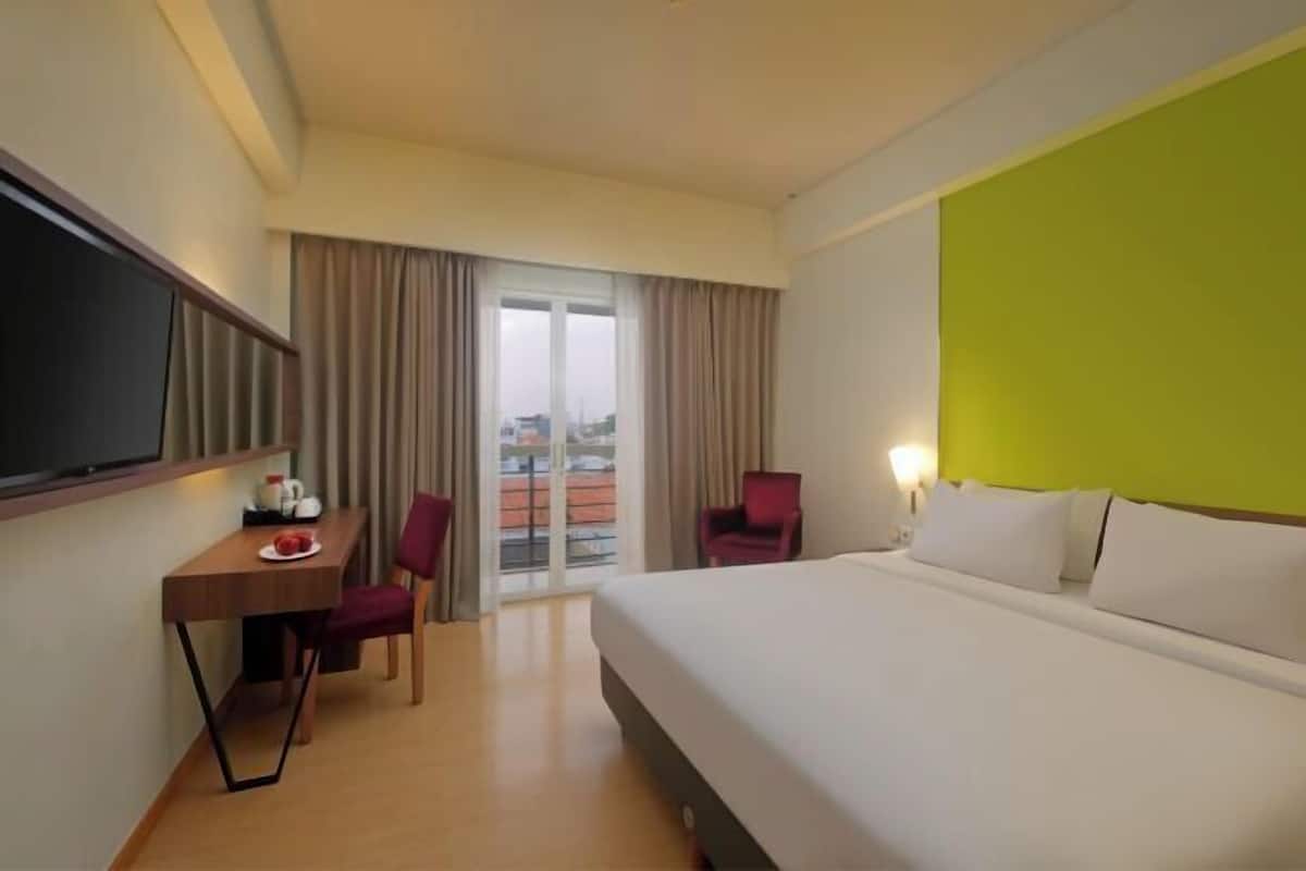 1 bedroom, in-room safe, desk, soundproofing