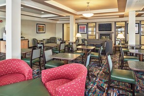 Free daily self-service breakfast  - Holiday Inn Express & Suites El Paso Airport Area by IHG (El Paso)