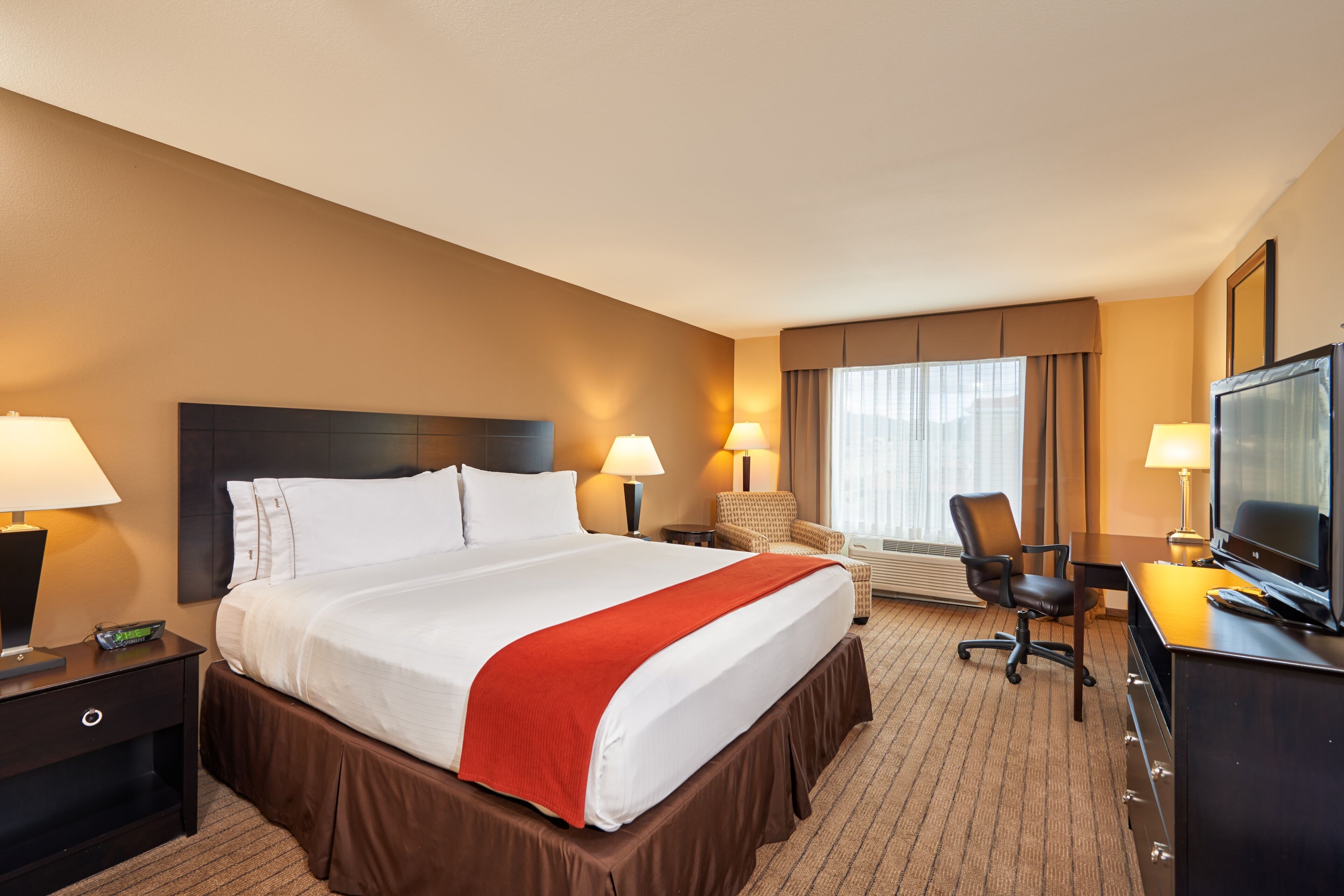 desk, blackout curtains, free wifi, bed sheets