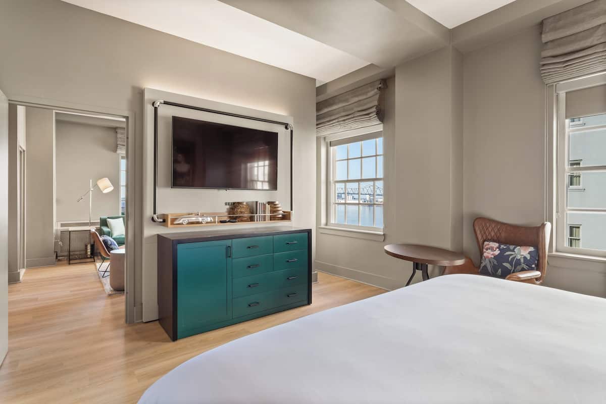 Suite, 1 King Bed | Premium bedding, in-room safe, desk, laptop workspace