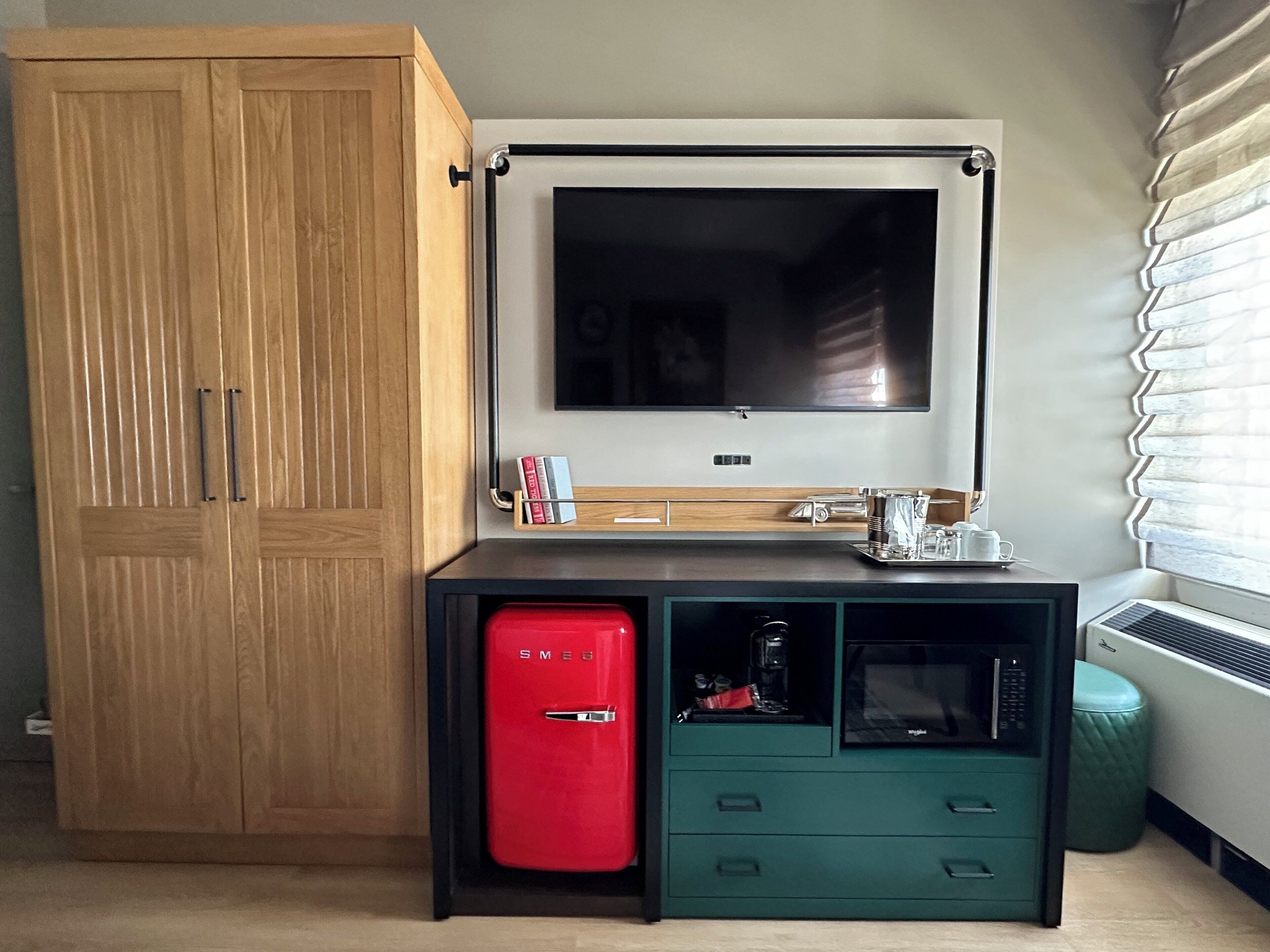 1 bedroom, premium bedding, in-room safe, desk