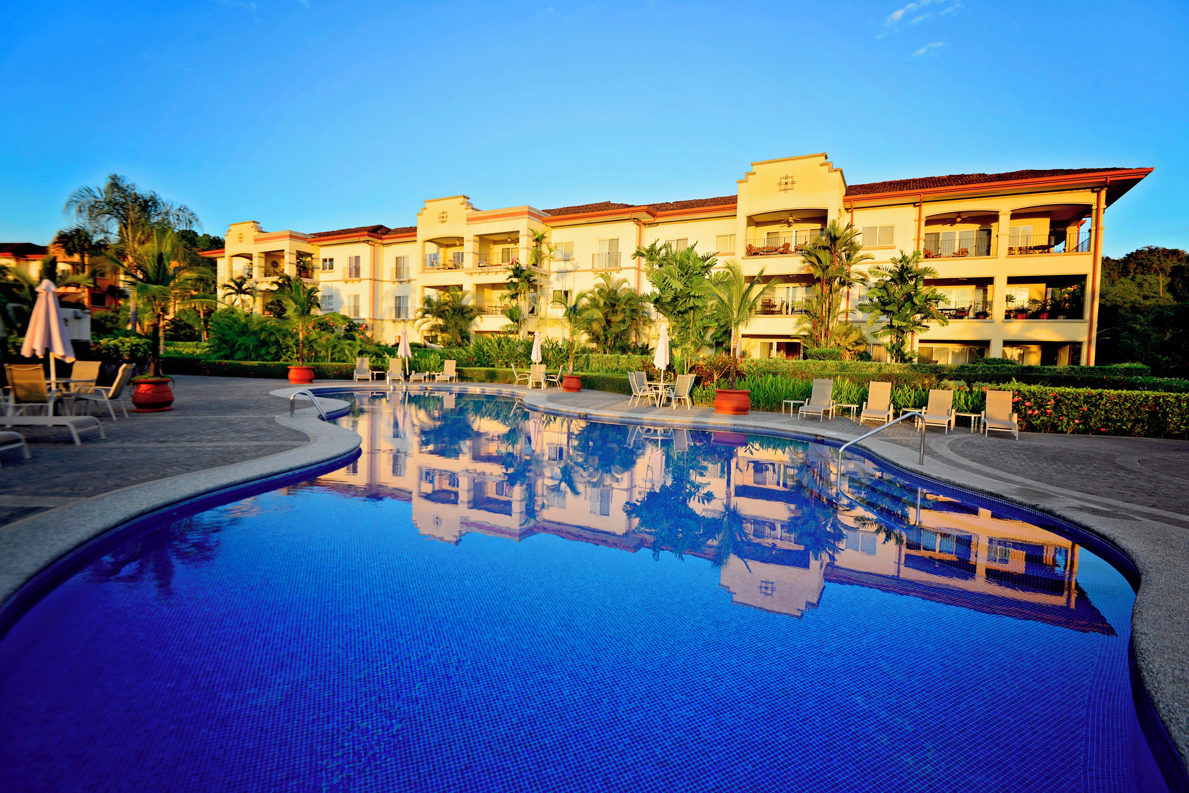 Premium bedding, in-room safe, individually decorated