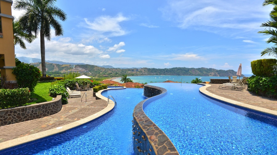 HRG Condos at Los Sueños