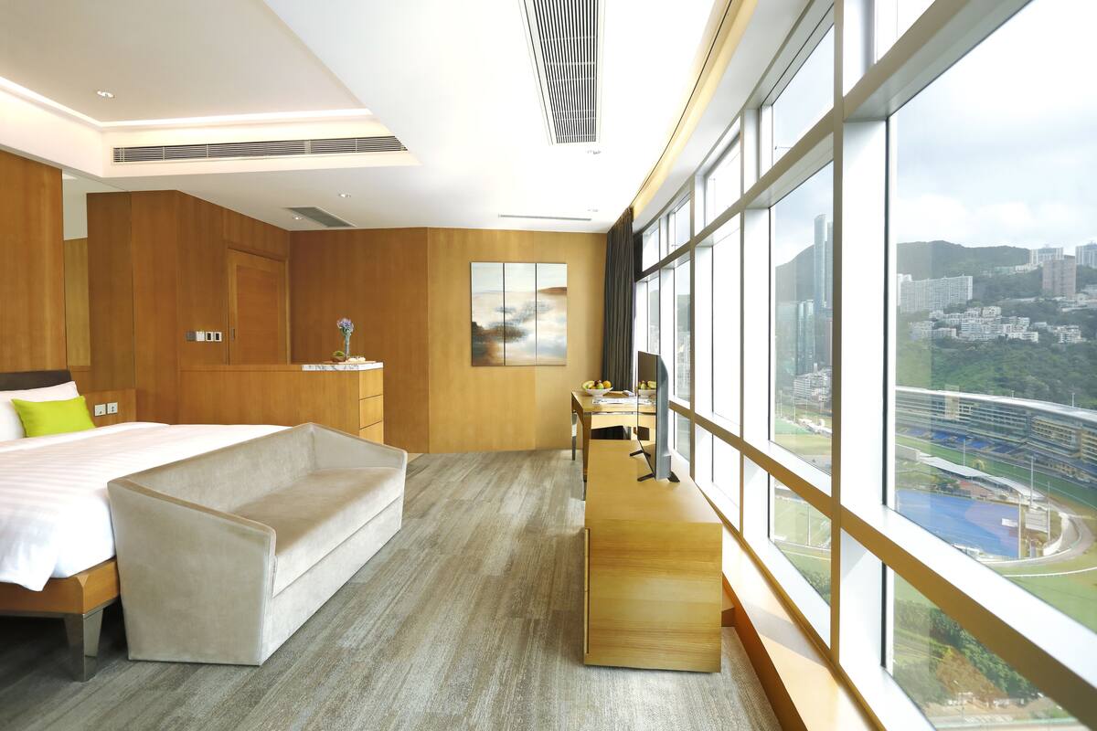 Premier Double Room, Non Smoking | Pemandangan dari bilik