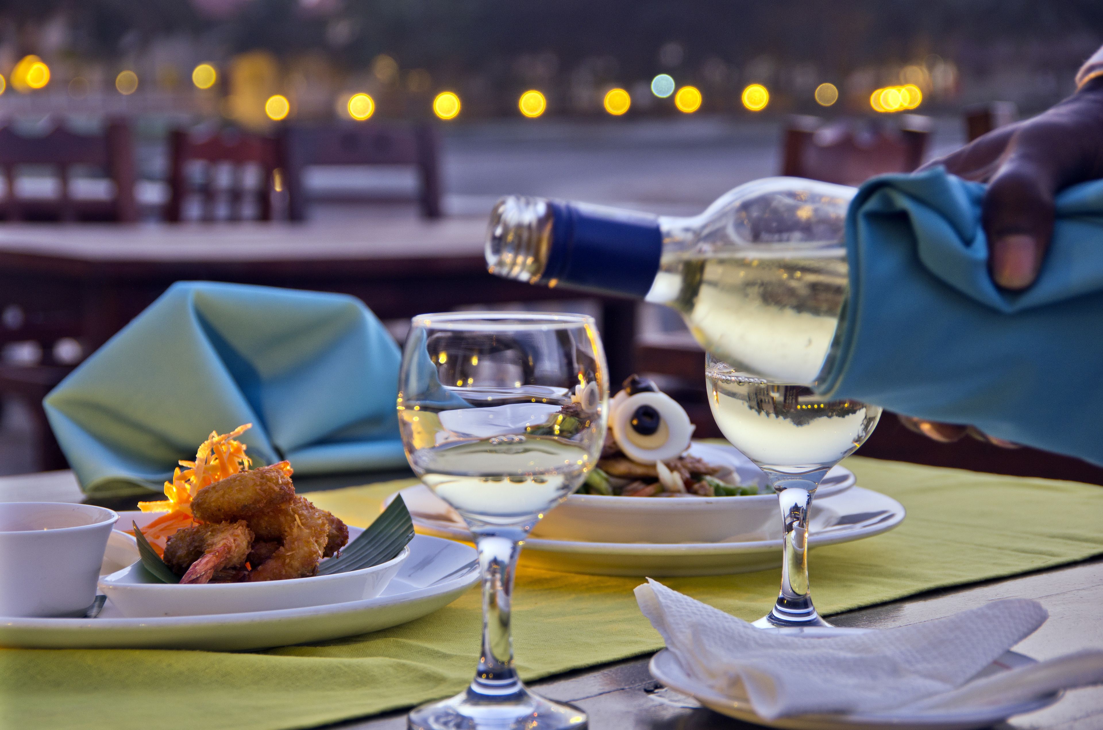 breakfast, lunch and dinner served