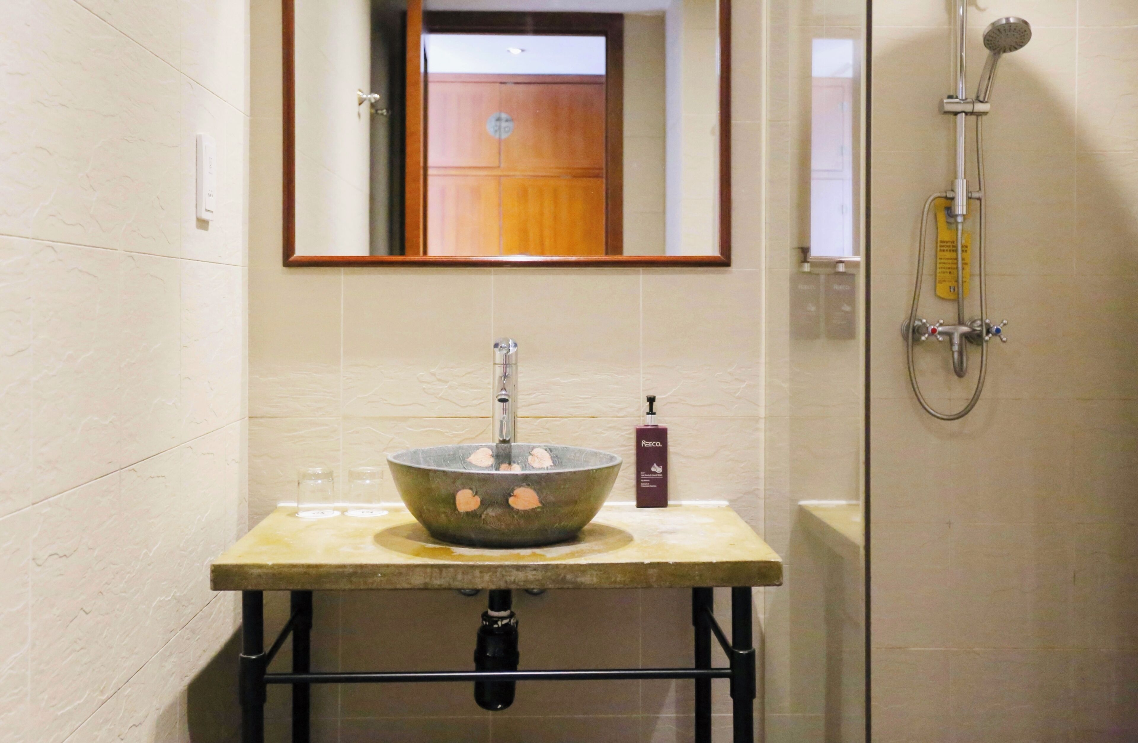 Foto - Butterfly on Wellington, Central