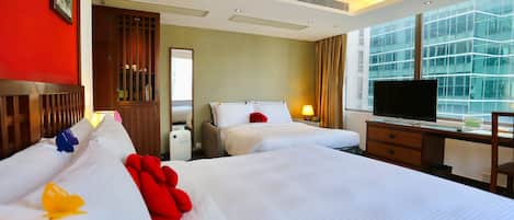 Premium bedding, in-room safe, desk, iron/ironing board