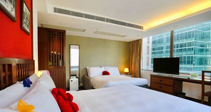 Butterfly on Wellington, Central