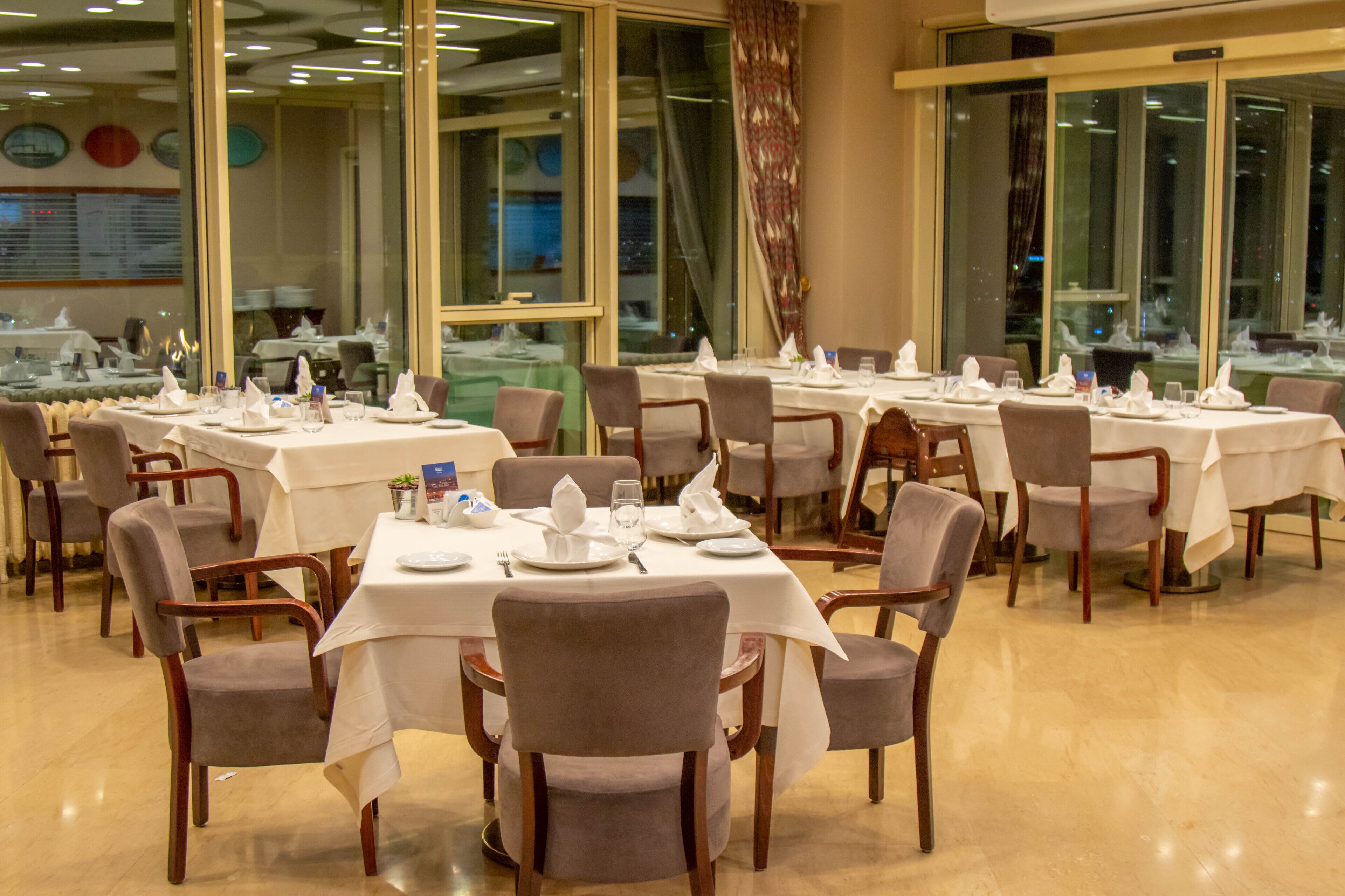 Daily full breakfast (EUR 20 per person)