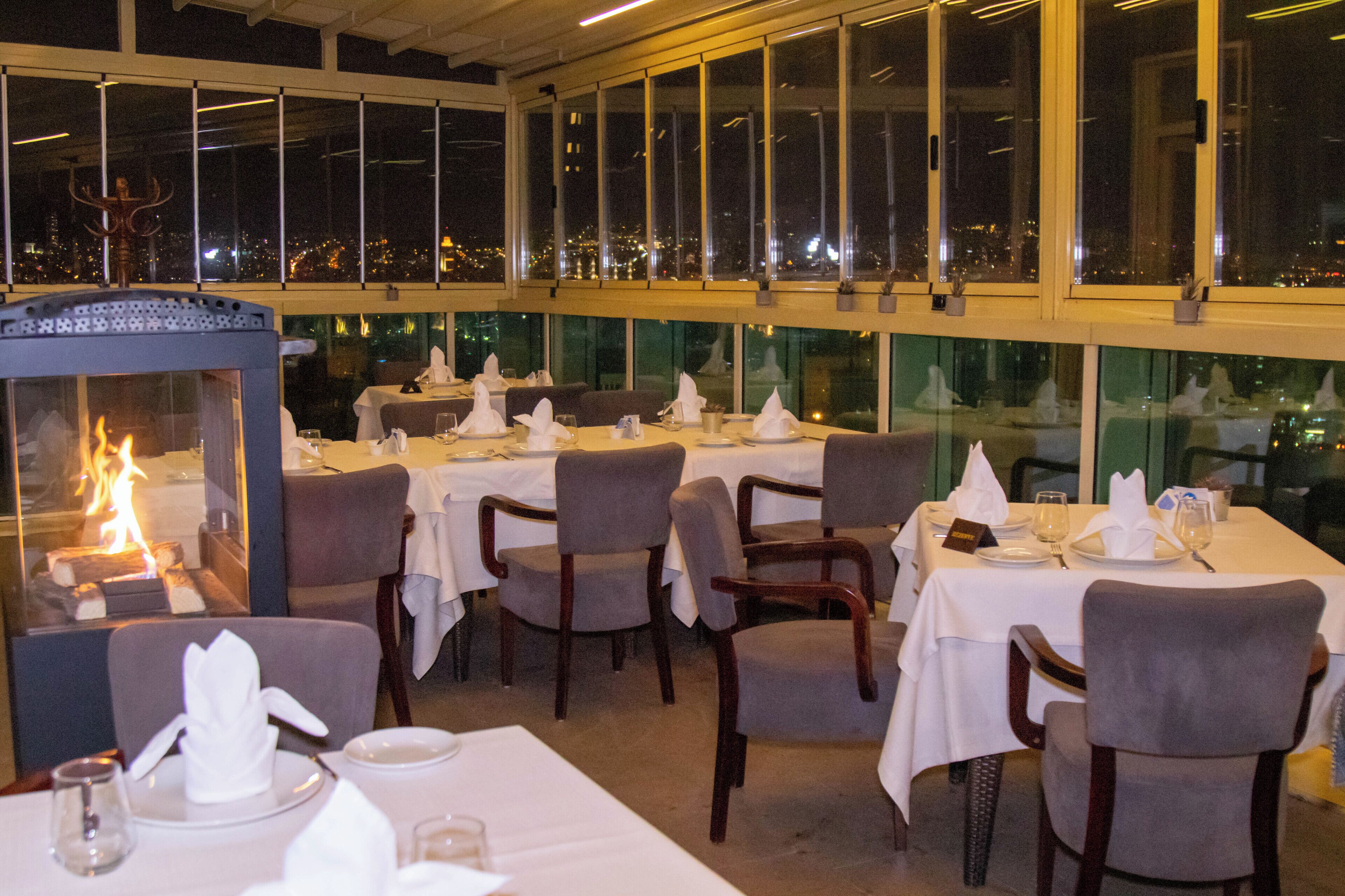 2 restaurantes; se sirven desayunos 