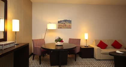 Golden Tulip Hail