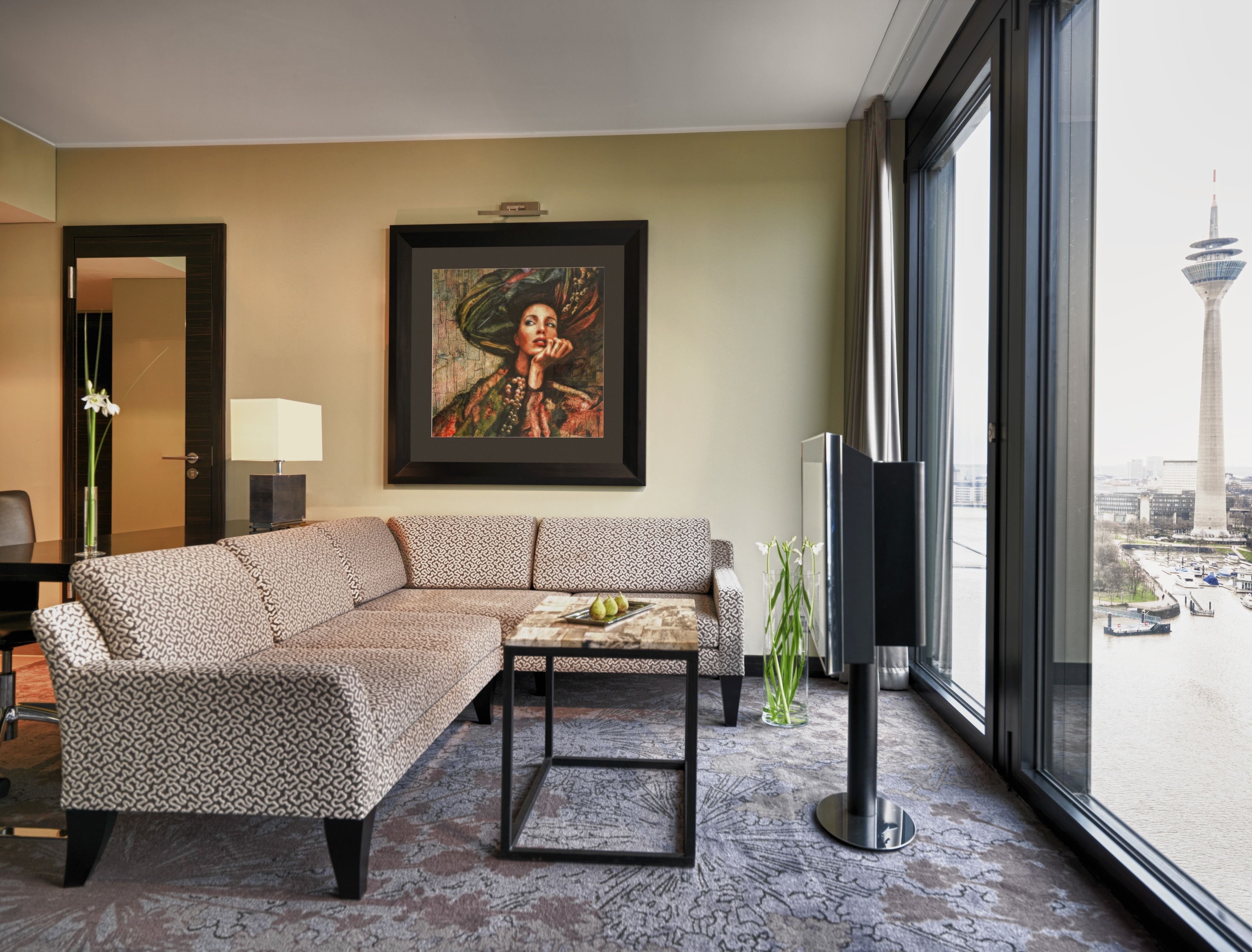 regency, suite, 1 king bed | living area | 32-inch flat-screen tv with cable channels, tv, pay films