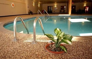 Indoor pool - Whitefish Lodge and Suites (Crosslake)