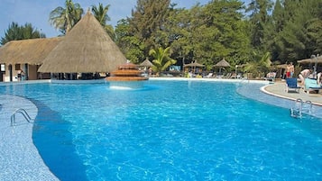 Outdoor pool, sun loungers