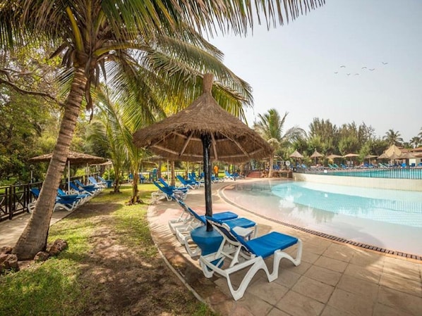 Outdoor pool, sun loungers