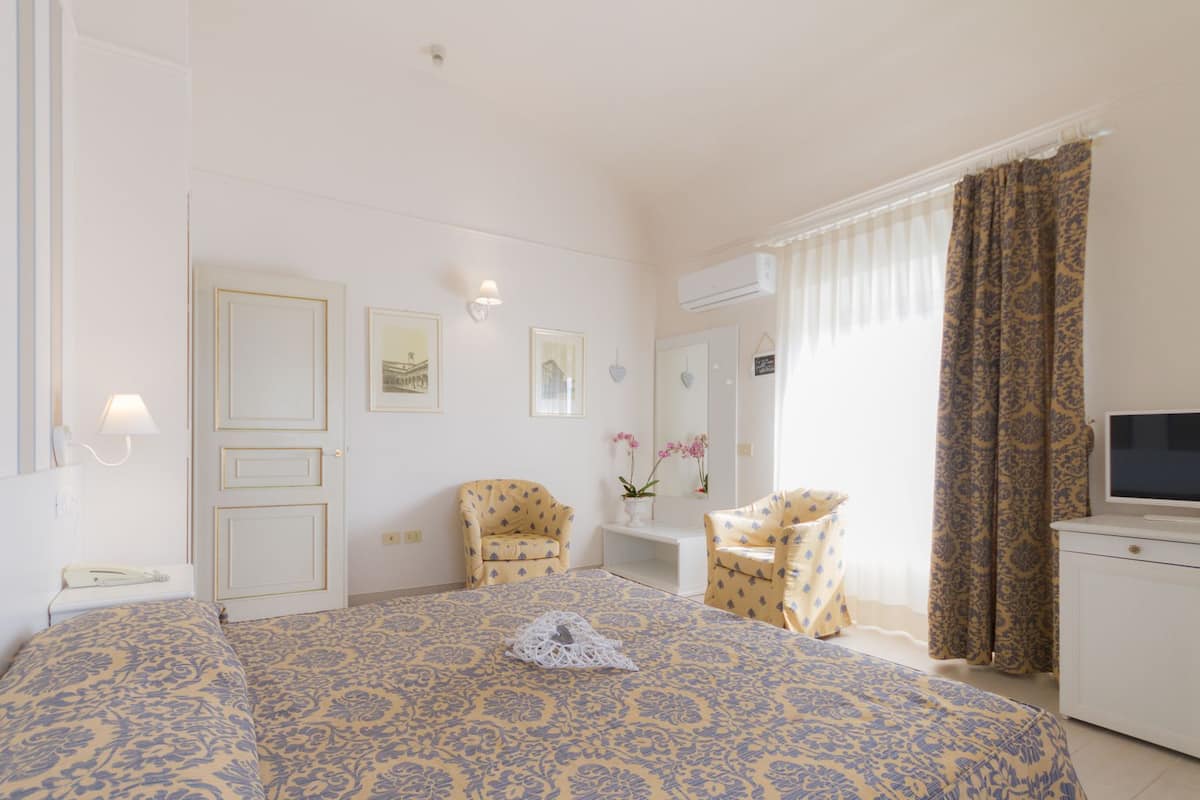double room, terrace, sea view | premium bedding, minibar, in-room safe, individually furnished