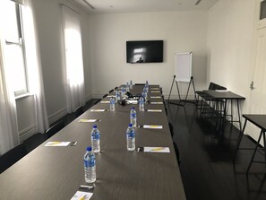 Meeting facility - New Haus Managed by Hougoumont (Fremantle)