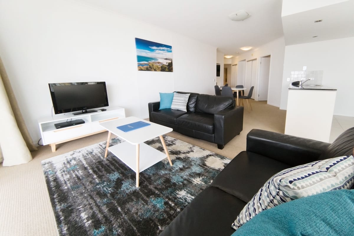 Resort Two Bedroom Ocean View Apartment | Living area | 30-inch TV with cable channels