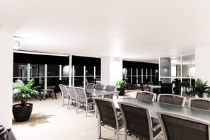 Área de parrillas y picnic