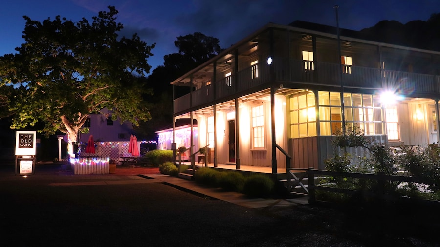 The Old Oak Boutique Hotel