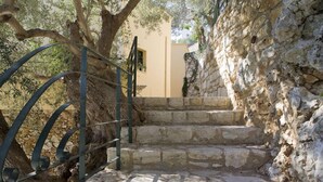 Property grounds - Kastellos Village (Georgioupolis)