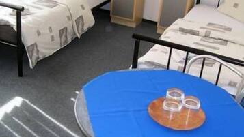 Caja de seguridad en la habitación, escritorio y wifi gratis
