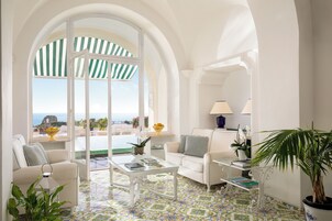 Área de estar no saguão