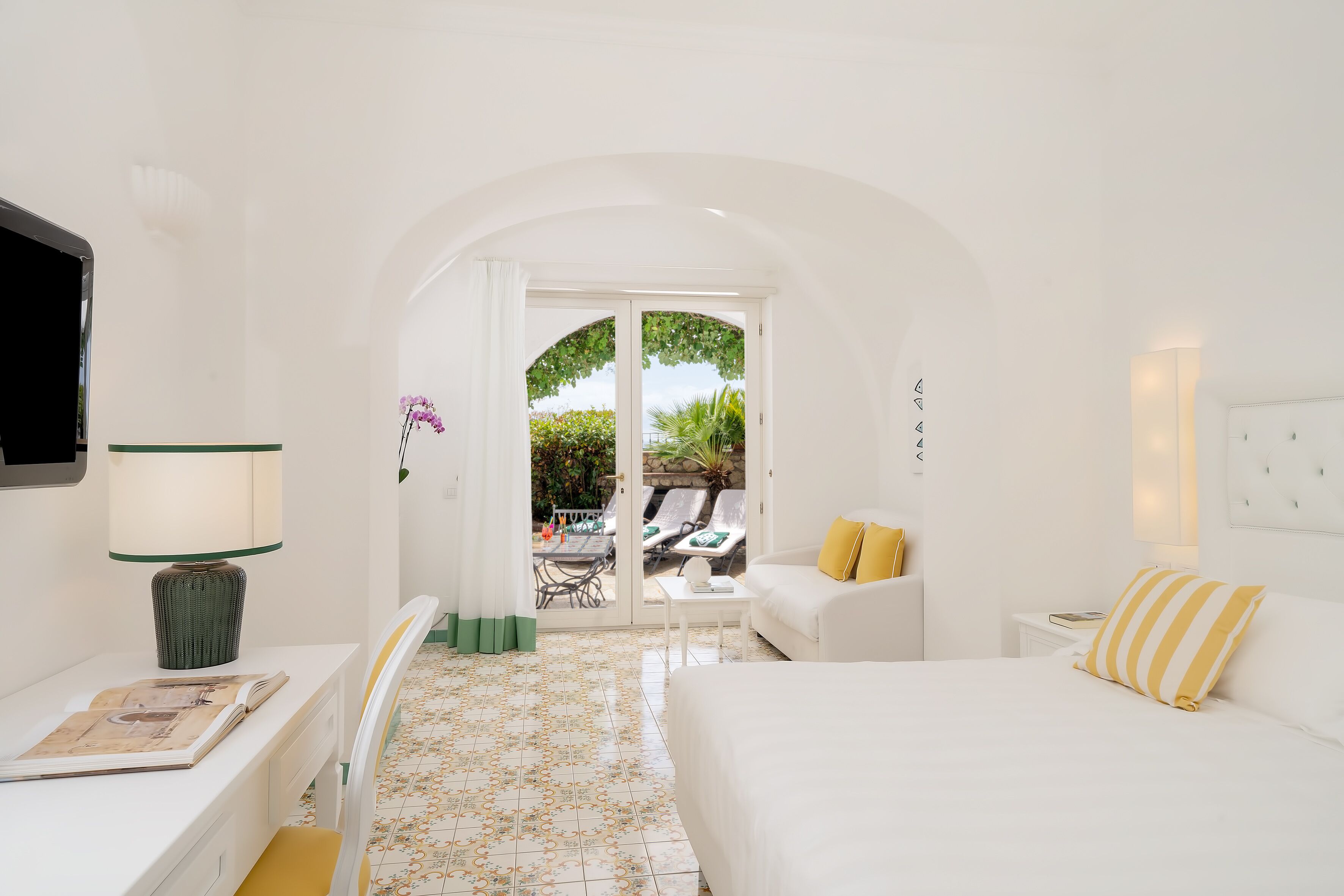 minibar, in-room safe, desk, rollaway beds