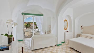 Junior Suite, Terrace, Garden View | Minibar, in-room safe, desk, rollaway beds