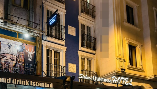 A hotel with a sign reading 'Sirkeci Quietness Hotel.' - Sirkeci Quietness Hotel (Istanbul)