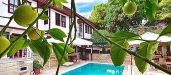 Urcu Hotel