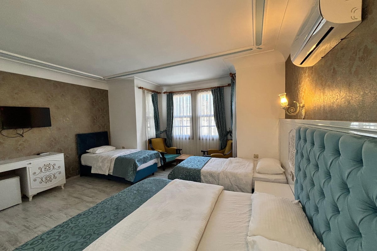 Deluxe Room With Pool View