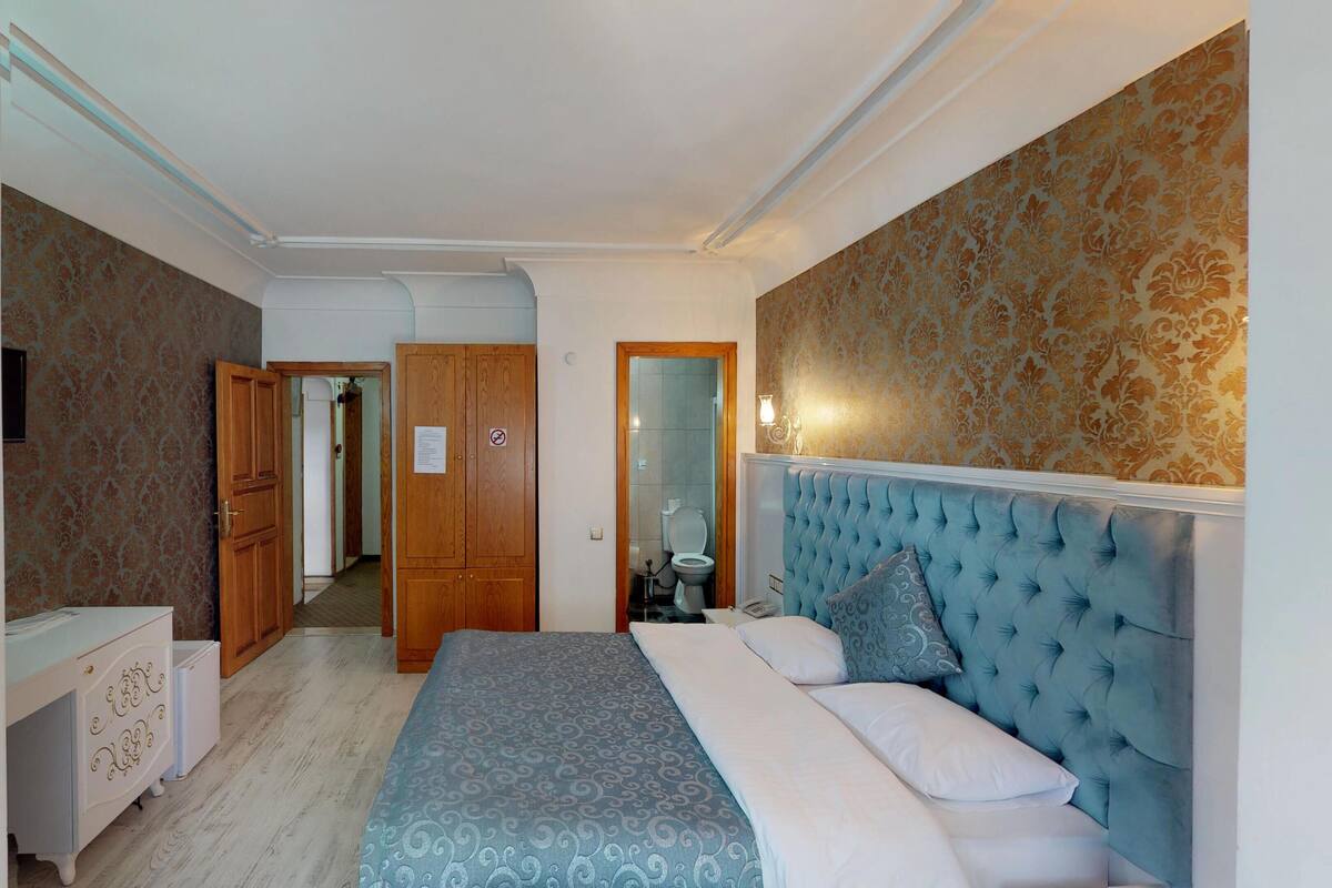 Premium bedding, minibar, in-room safe, laptop workspace