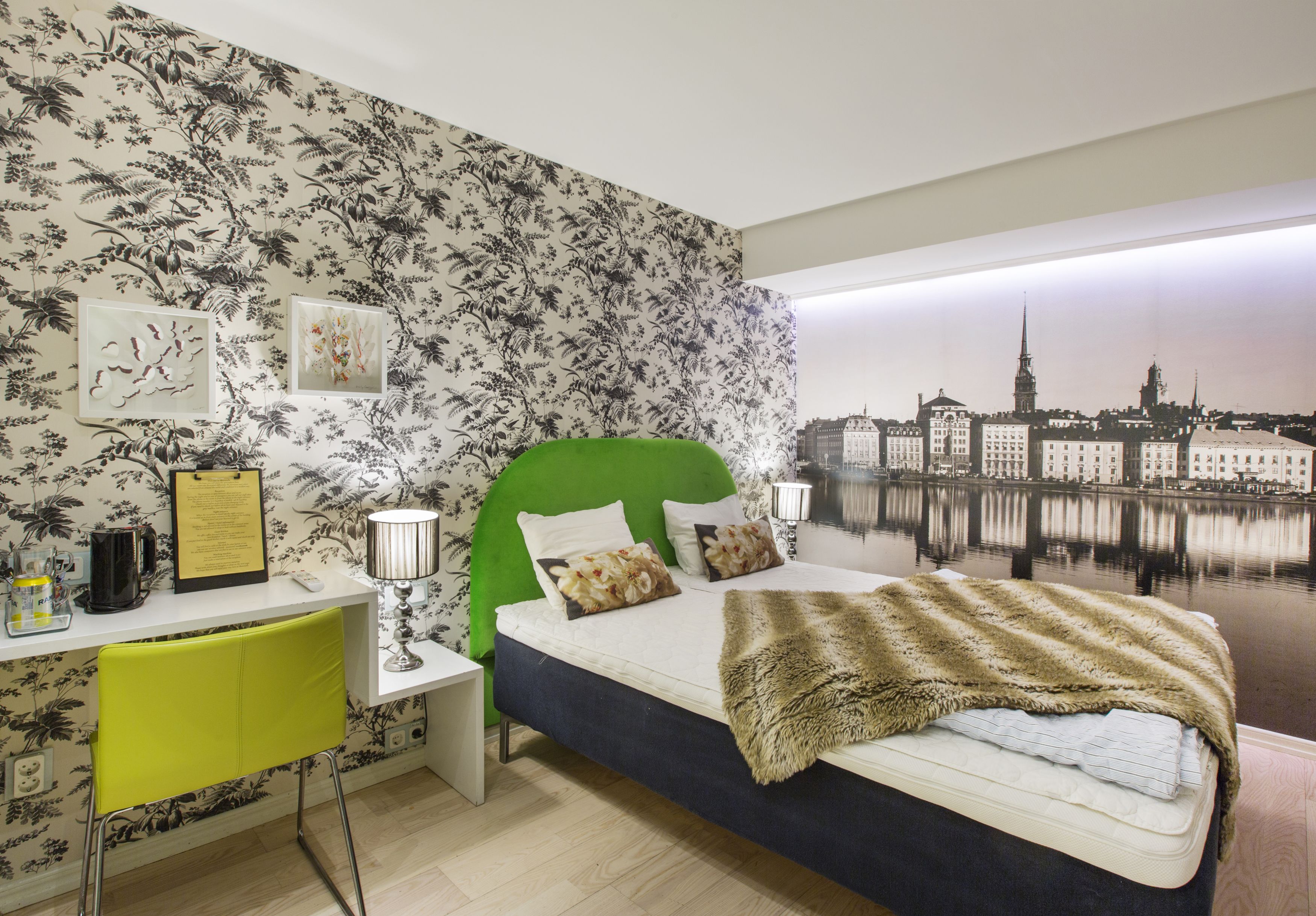 Twin Room (Private Bathroom, No Windows) | Hypo-allergenic bedding, individually decorated, individually furnished